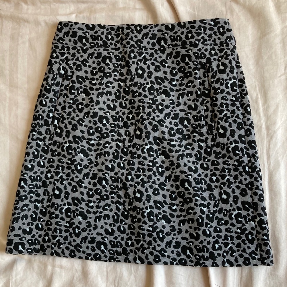 LOFT Leopard Print Straight Skirt, NWT! - Picture 3 of 8